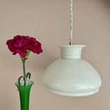 Suspension aabt-jour vintage en opaline blanche