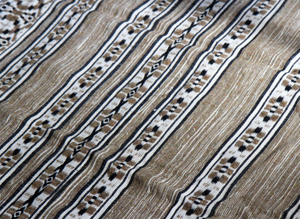 Ethnic carpets in wool 256 x 174cm