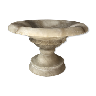 Cut in Alabaster on foot