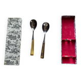 Salad servers