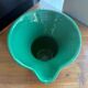 Pichet, pot à eau en faïence émaillée verte – HB Quimper, période art déco