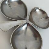 Stainless steel aperitif dish in the shape of a clover