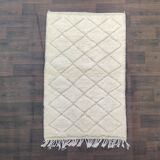Berber carpet in white wool 105x170 cm