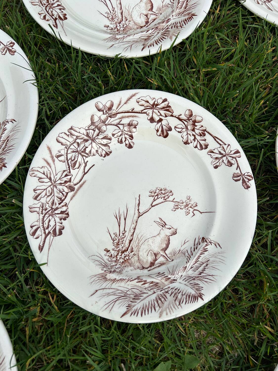 Set of 12 earthenware dinner plates, Hunting pattern
