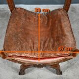 Chaise Curule en Noyer massif, goût Renaissance – Fin XIXe