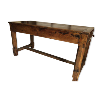 Farm table
