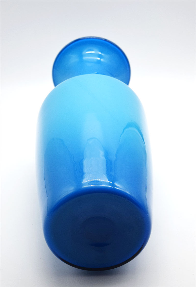 Vase Venini Opalino, années 1970