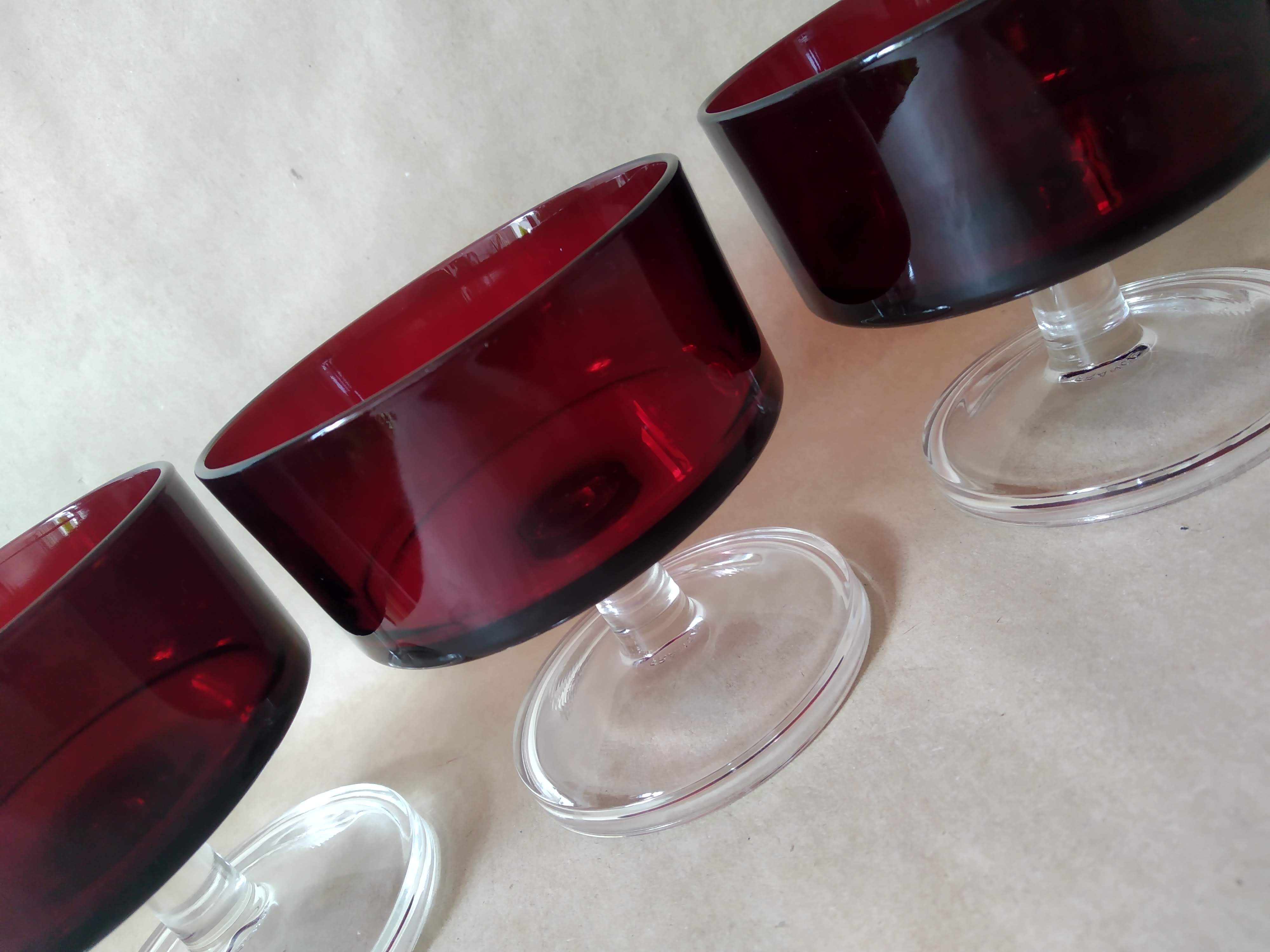 Vintage ruby red Luminarc cups 70'