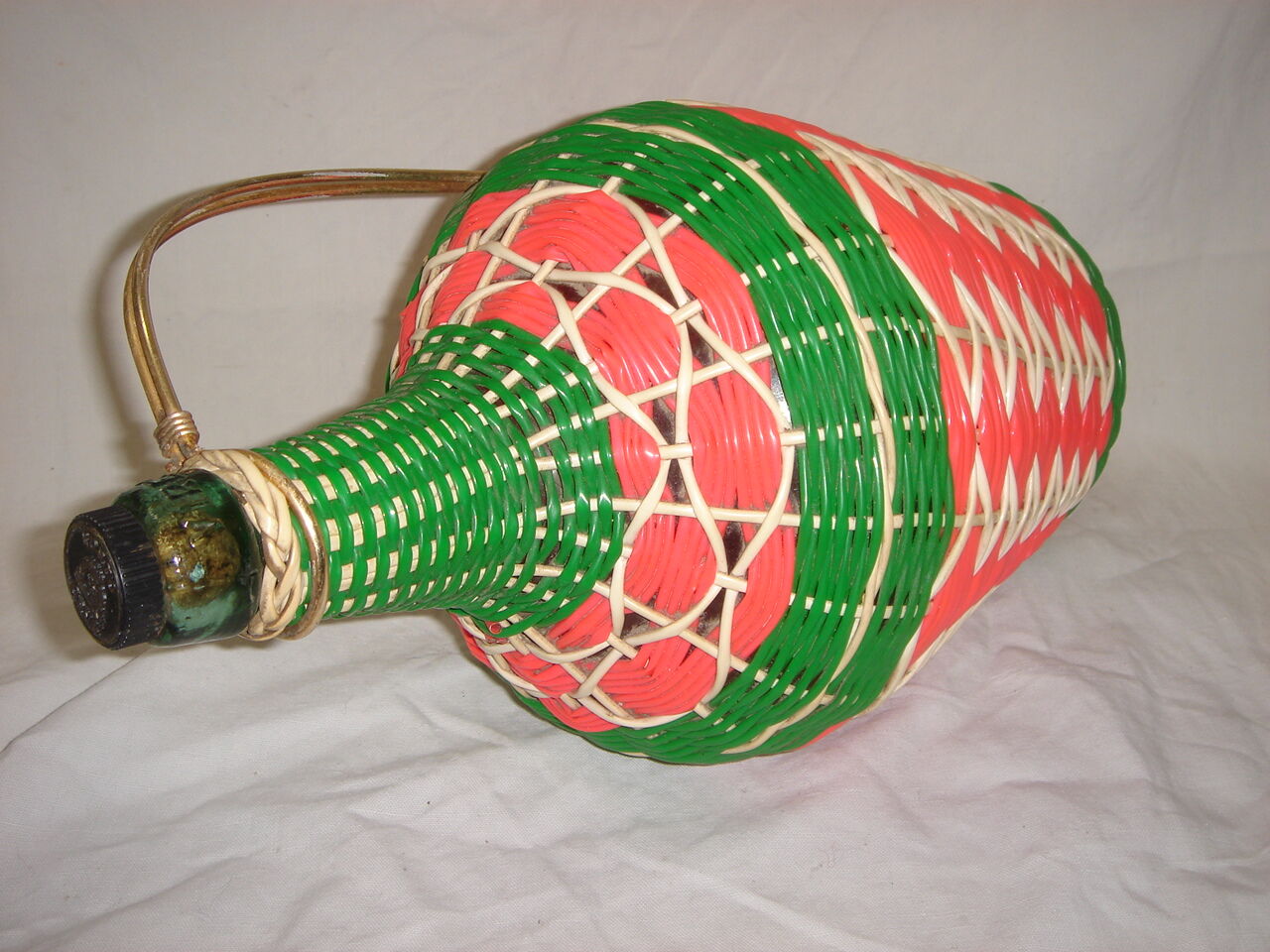 Bouteille scoubidou datant des années 1960/1970