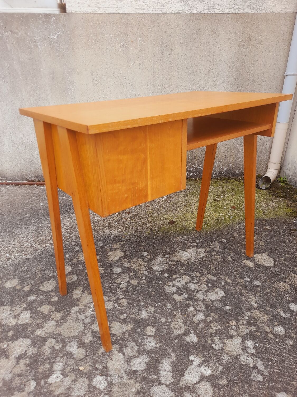 Vintage desk feet compass