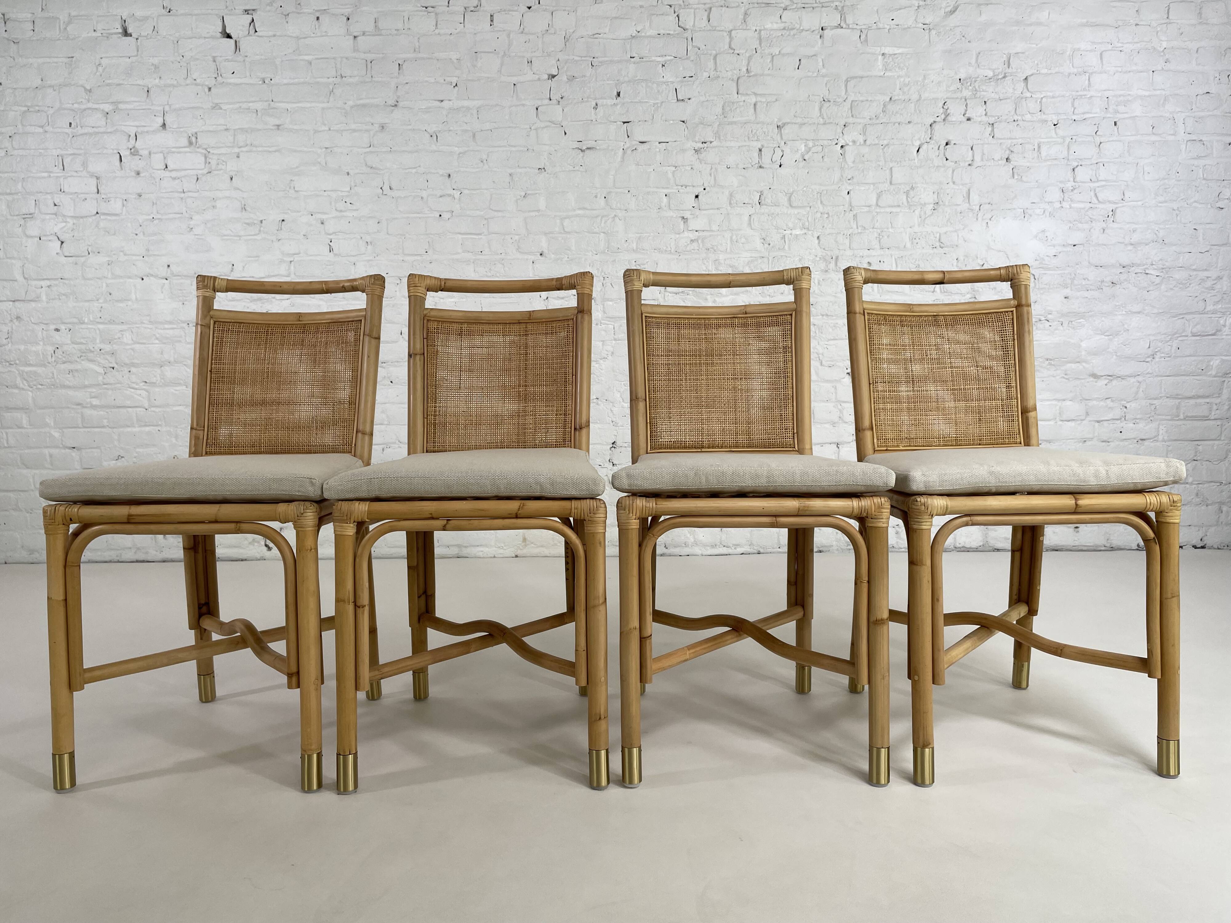 Suite de 4 chaises en rotin cannage et laiton