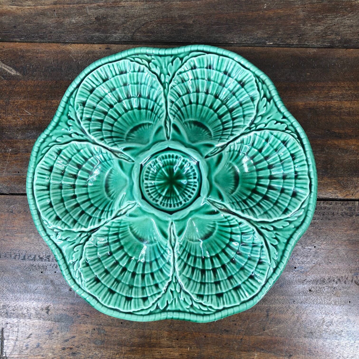 Sarreguemines green oyster plate in slurry