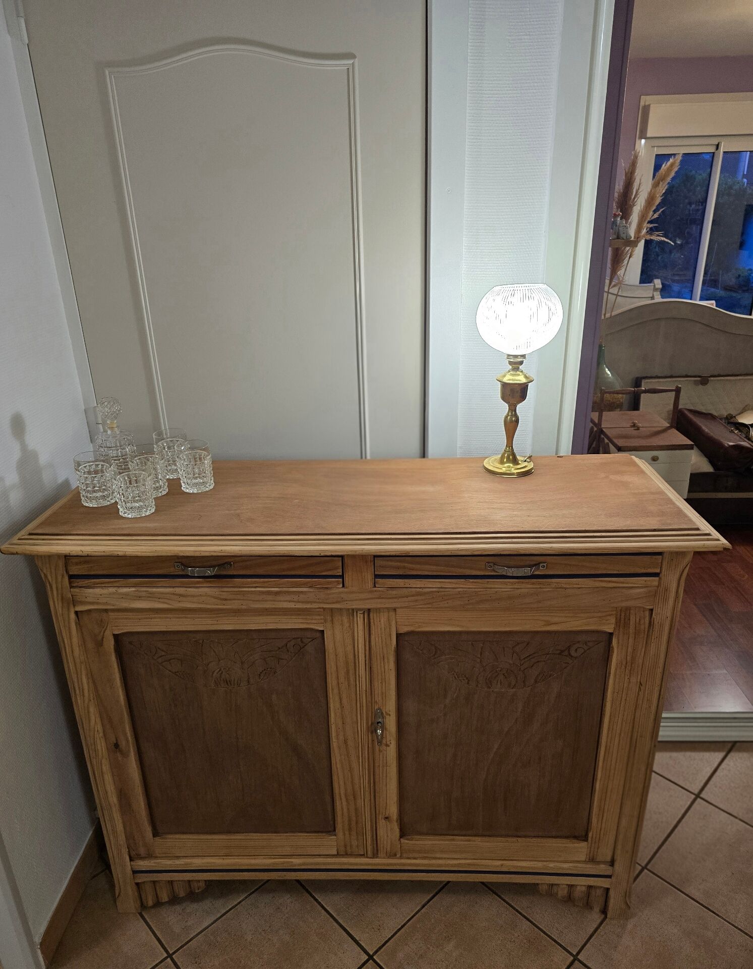 Buffet in Art Deco style, restored solid raw wood.