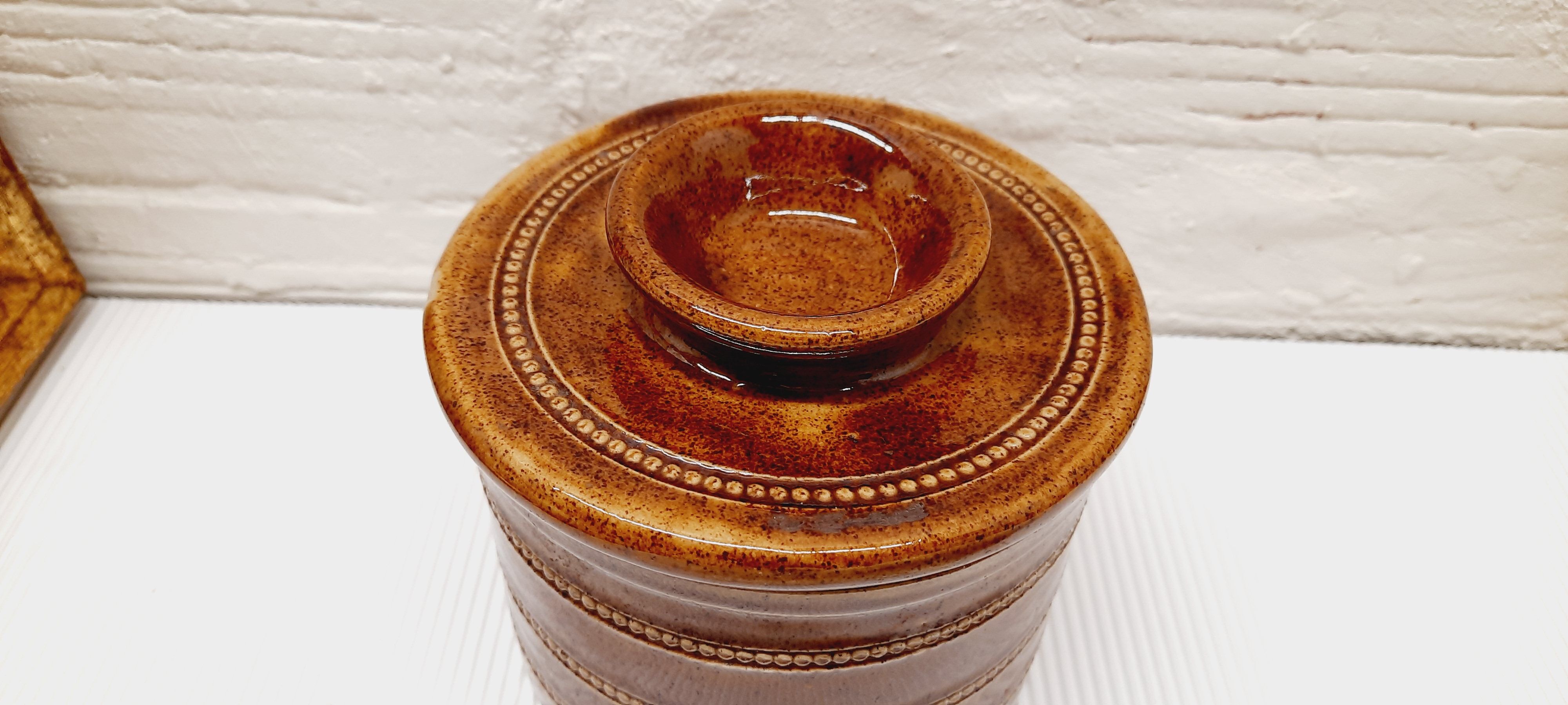 Glazed stoneware water dish