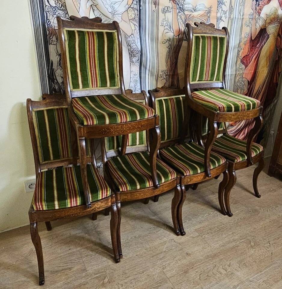 Suite de six chaises d’époque Charles X, en palissandre finement marqueté