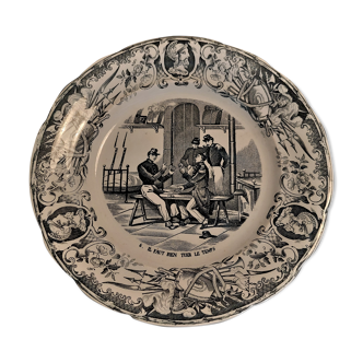 Assiette parlante à thème Choisy le Roi Hippolyte Boulenger fin XIXème