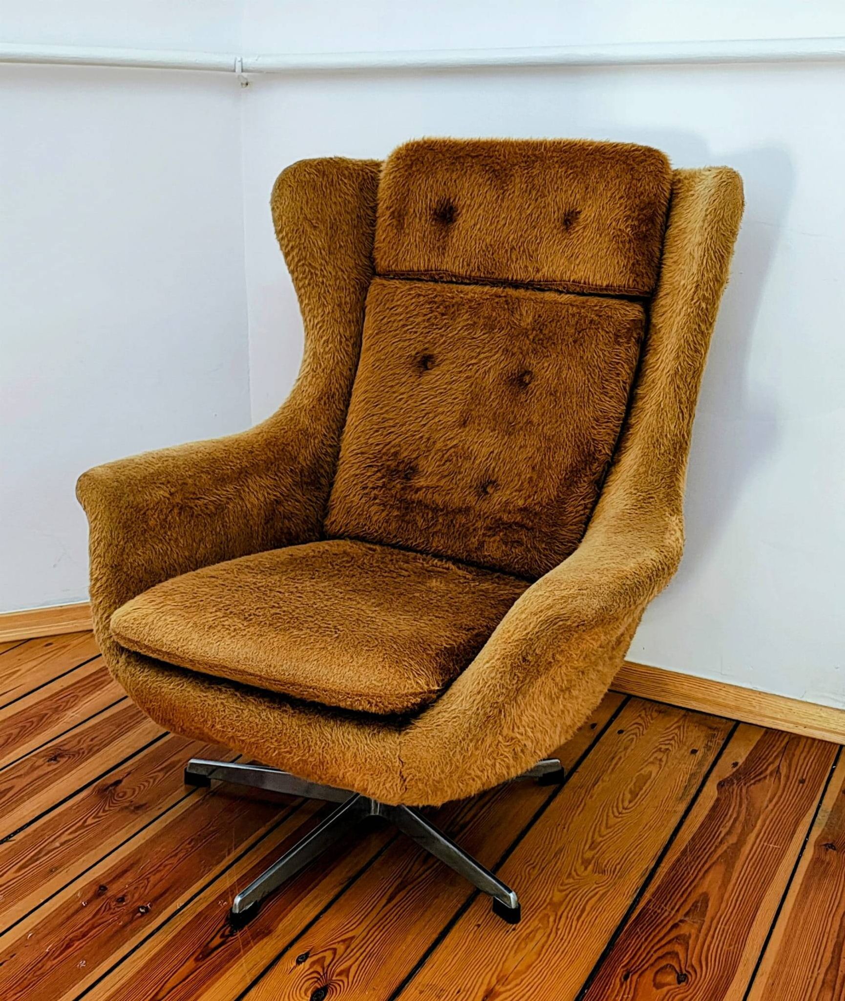 Ushak Swivel Chair by Up Zavody Rousinov from Up Závody, Czechoslovakia, 19