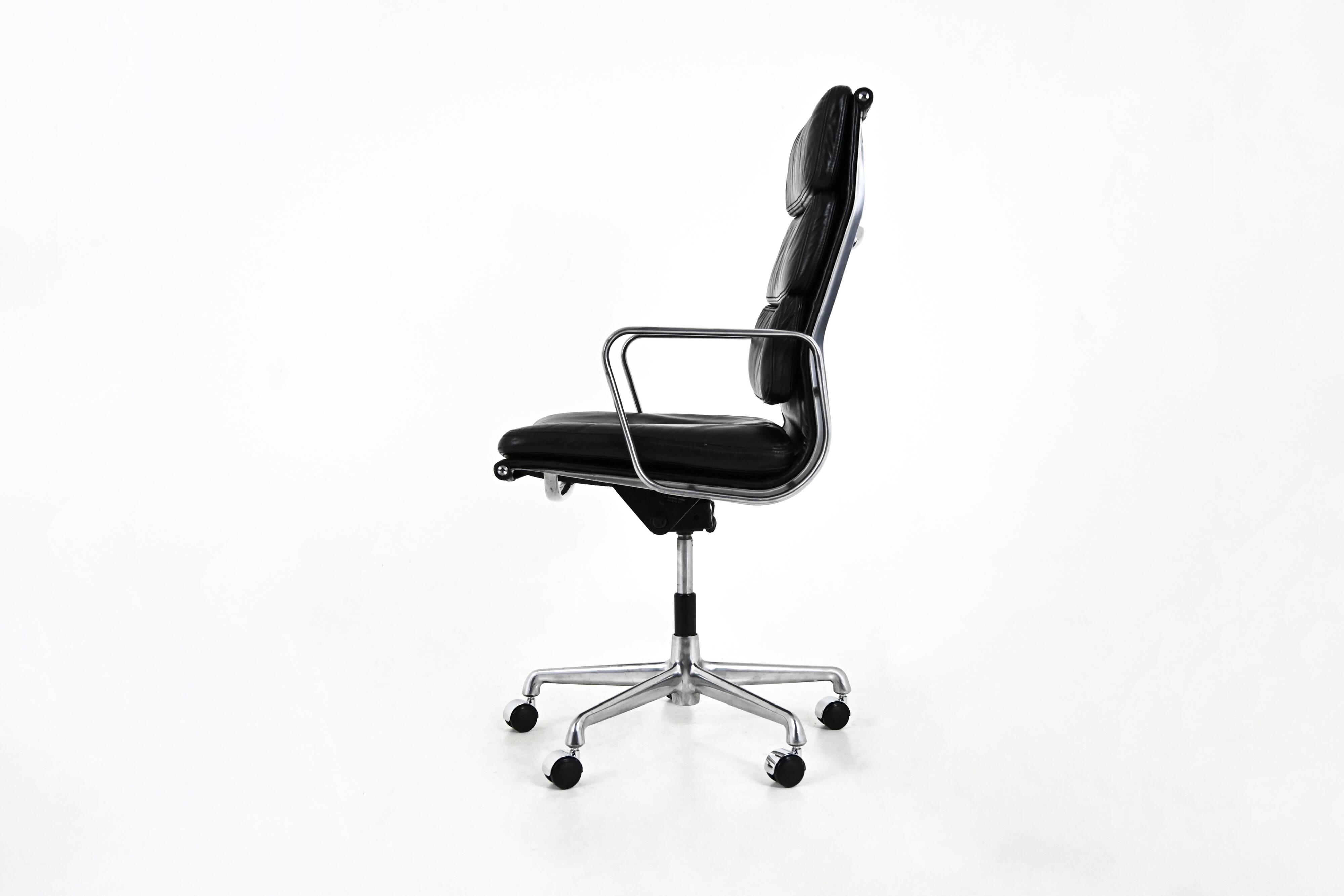 Office chair by Charles & Ray Eames for Herman Miller, 1970s
