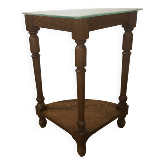 Corner table with glass top