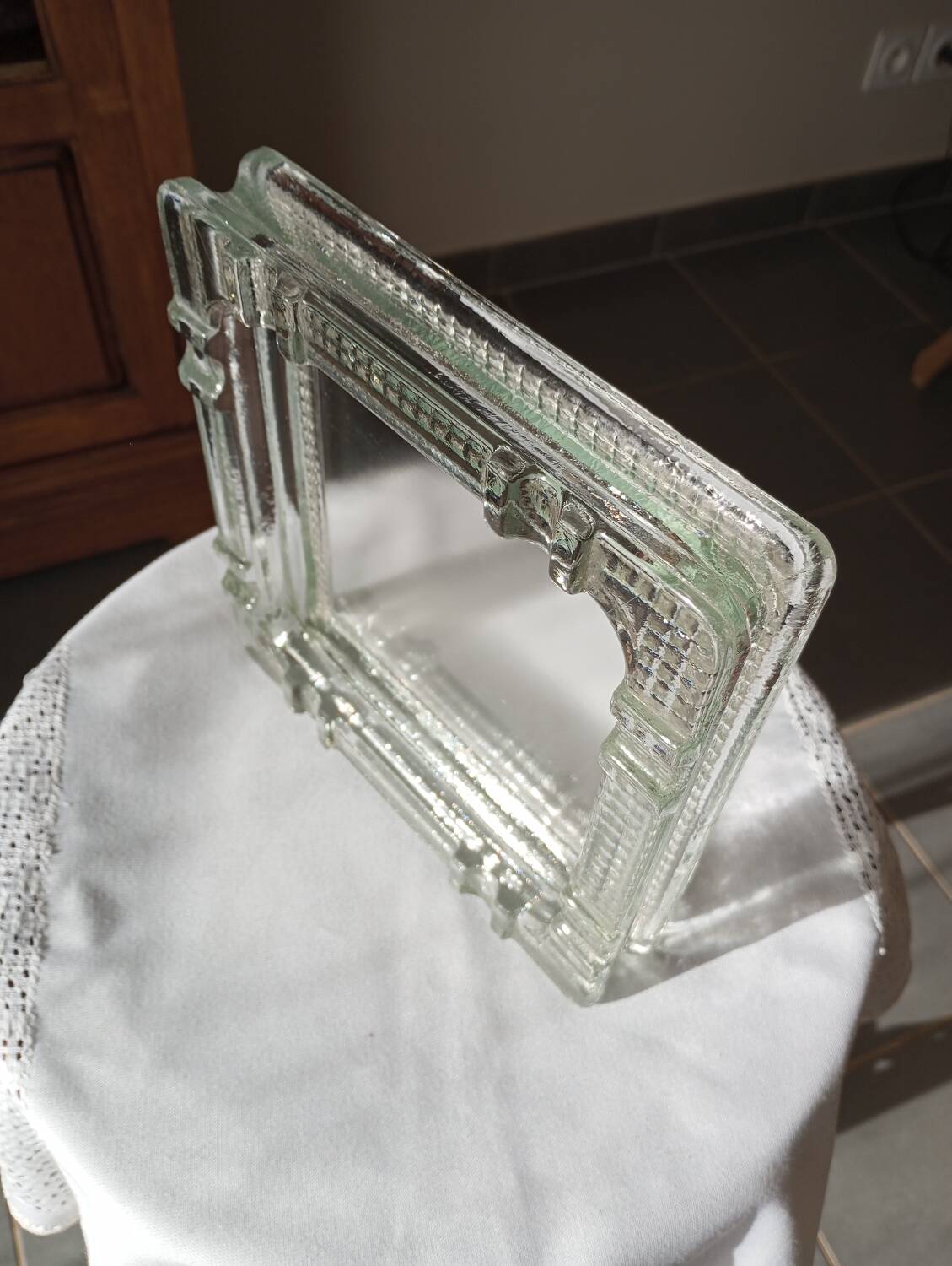 Square glass ashtray / empty pocket