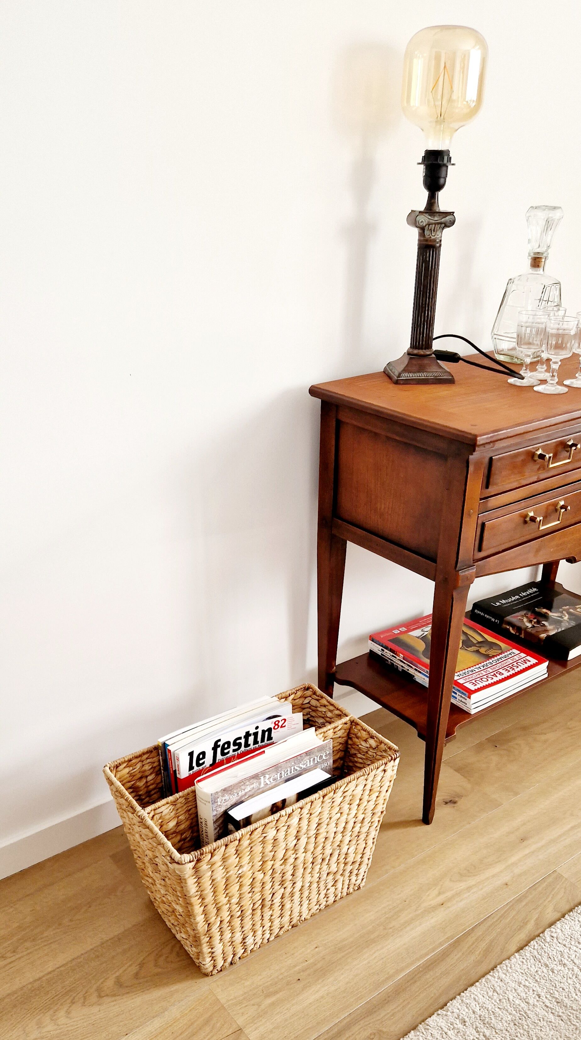 magazine holder in water hyacinth