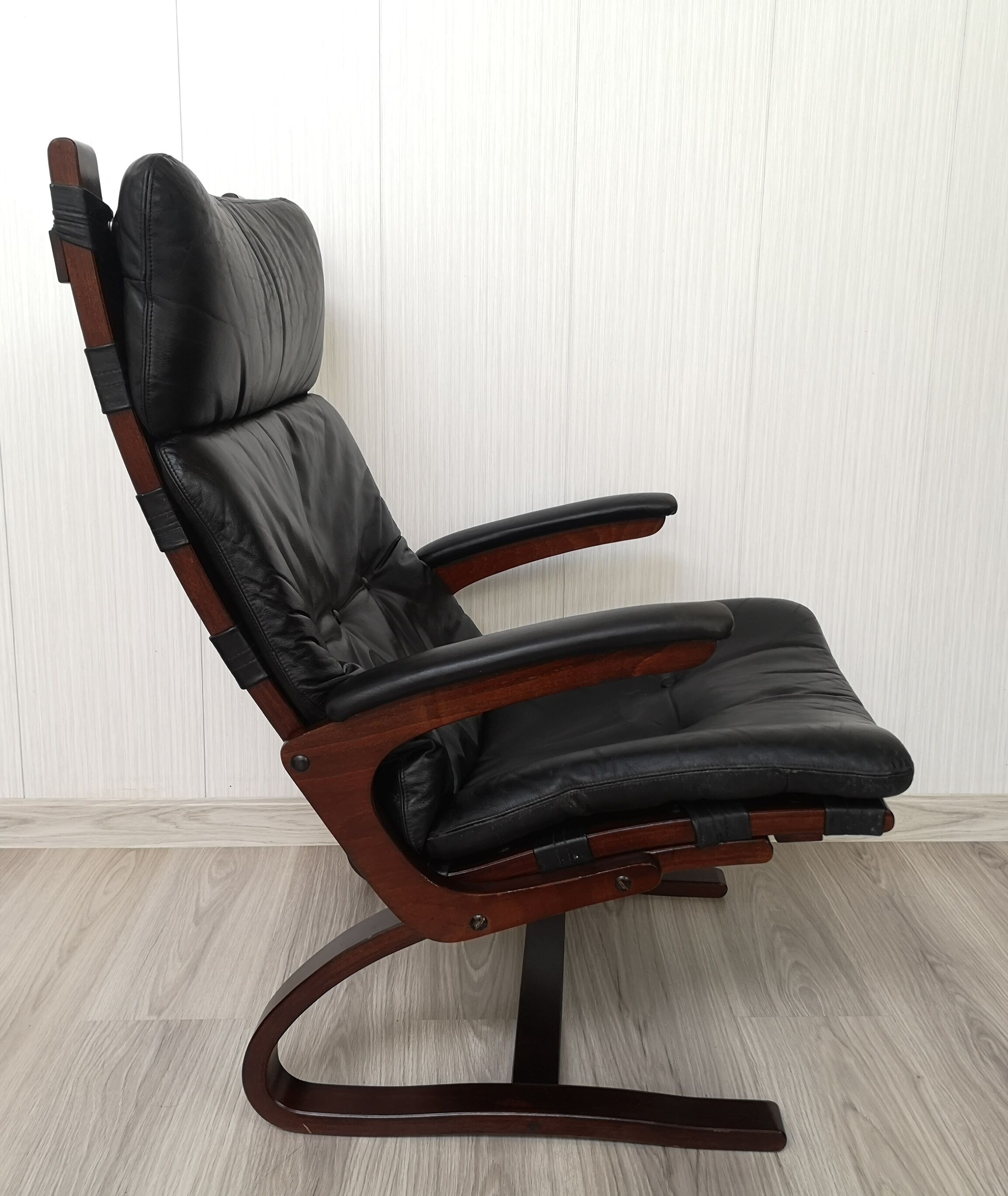 Vintage Model Kengu Lounge Chair and Footstool Set by Elsa & Nordahl Solheim for Rybo Rykken & Co