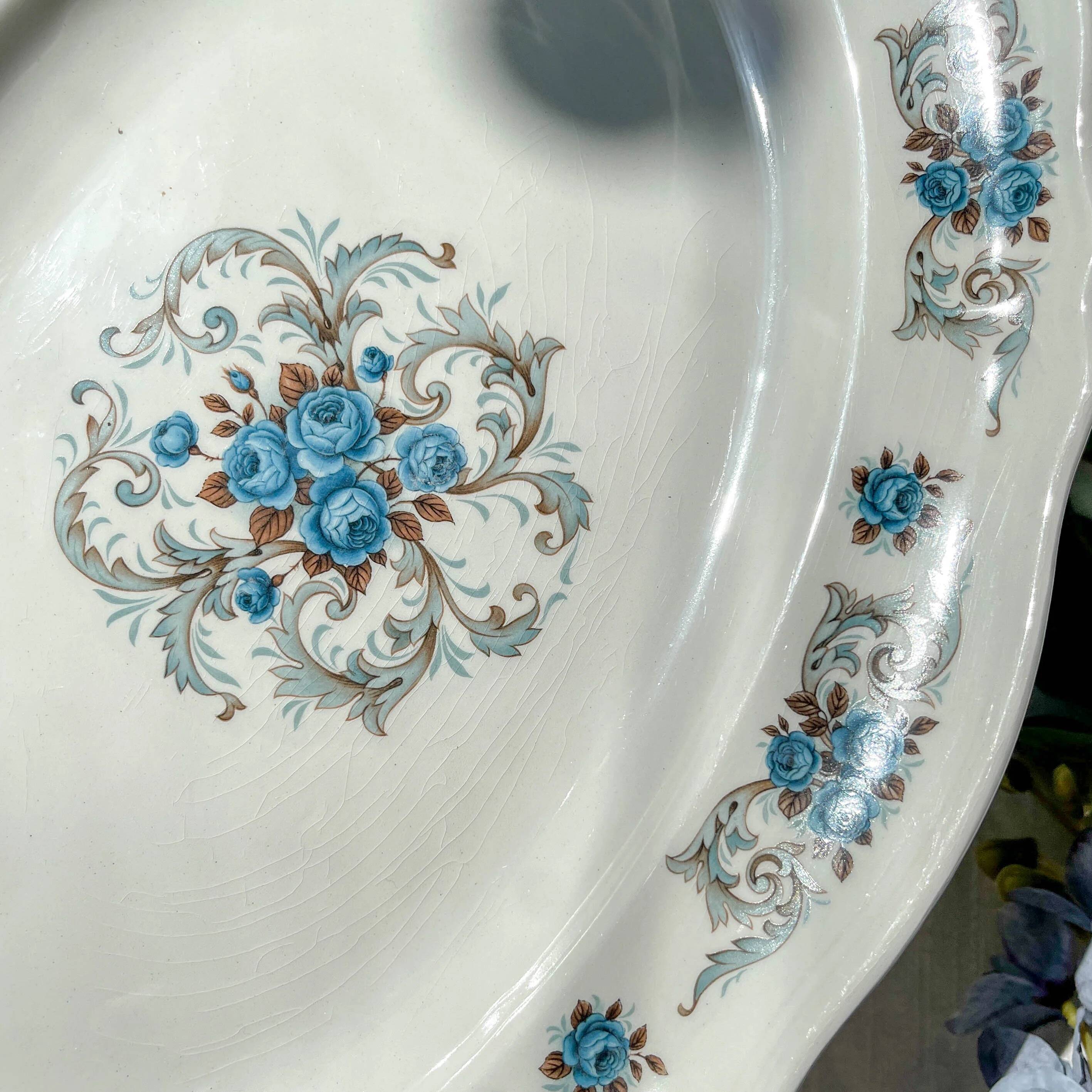 Oval dish Moulin des loups orchis sévigné floral pattern blue gray