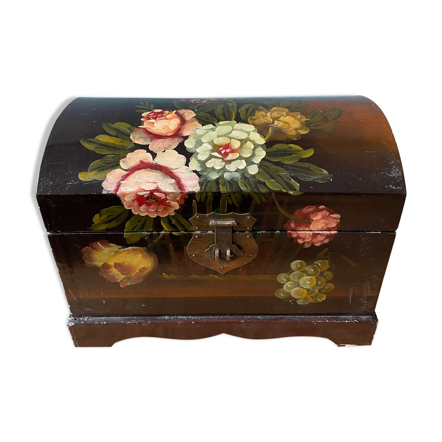 Antique chest in painted lacquered wood