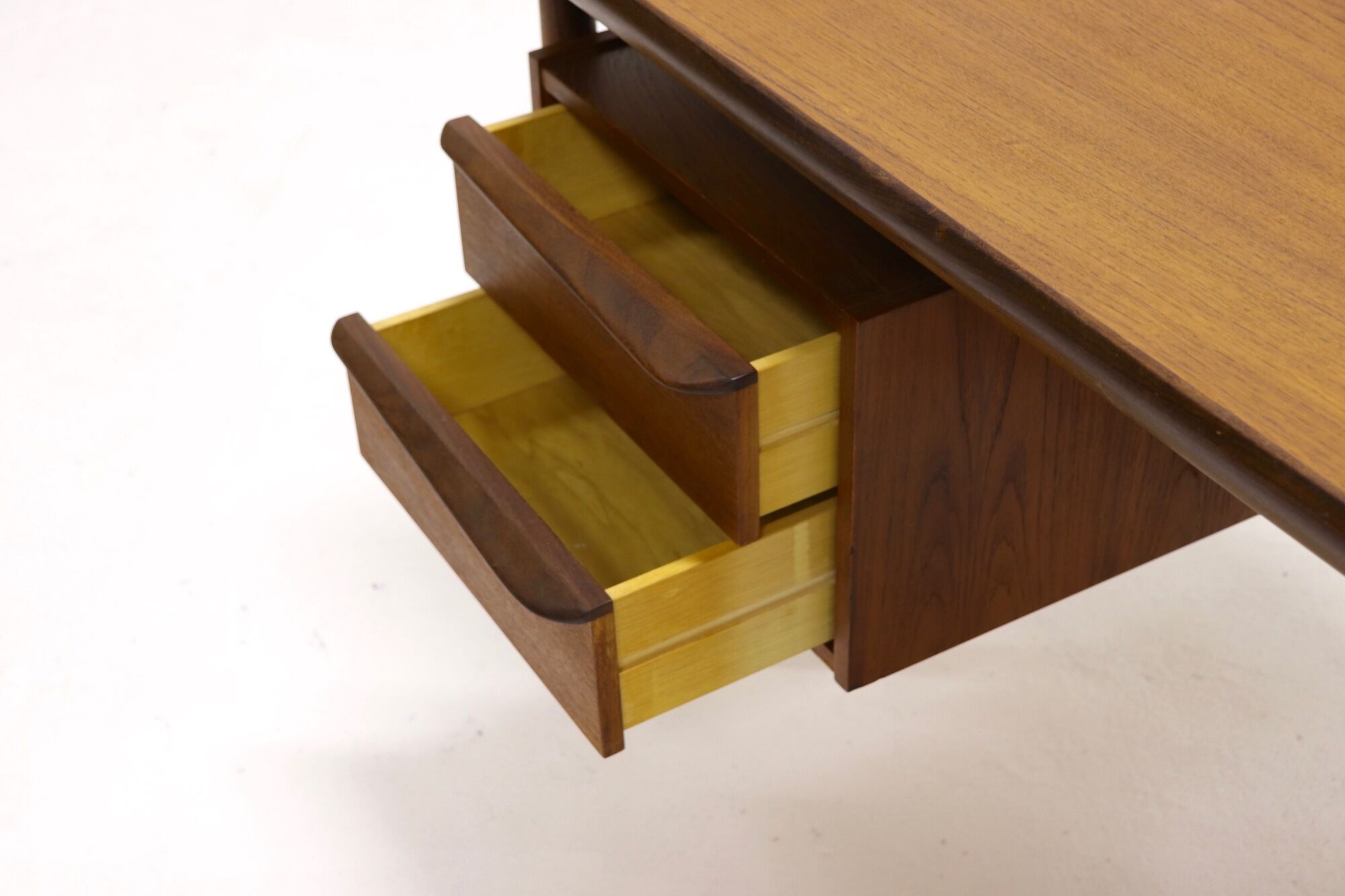 Mid century teak 'Cow Horn' Writing Desk by Tijsseling for Hulmefa 1960s