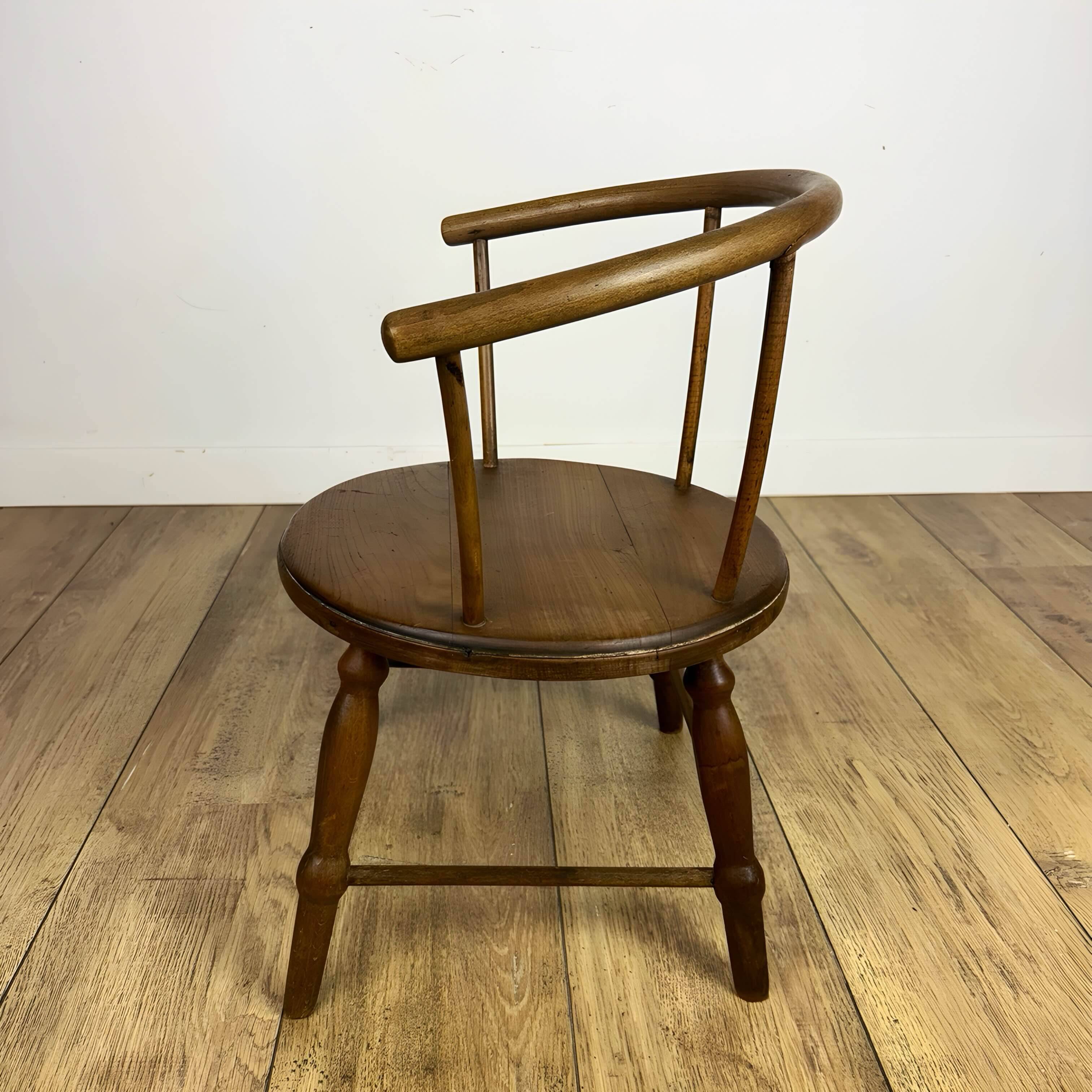Chaise enfant ancienne en bois tourné