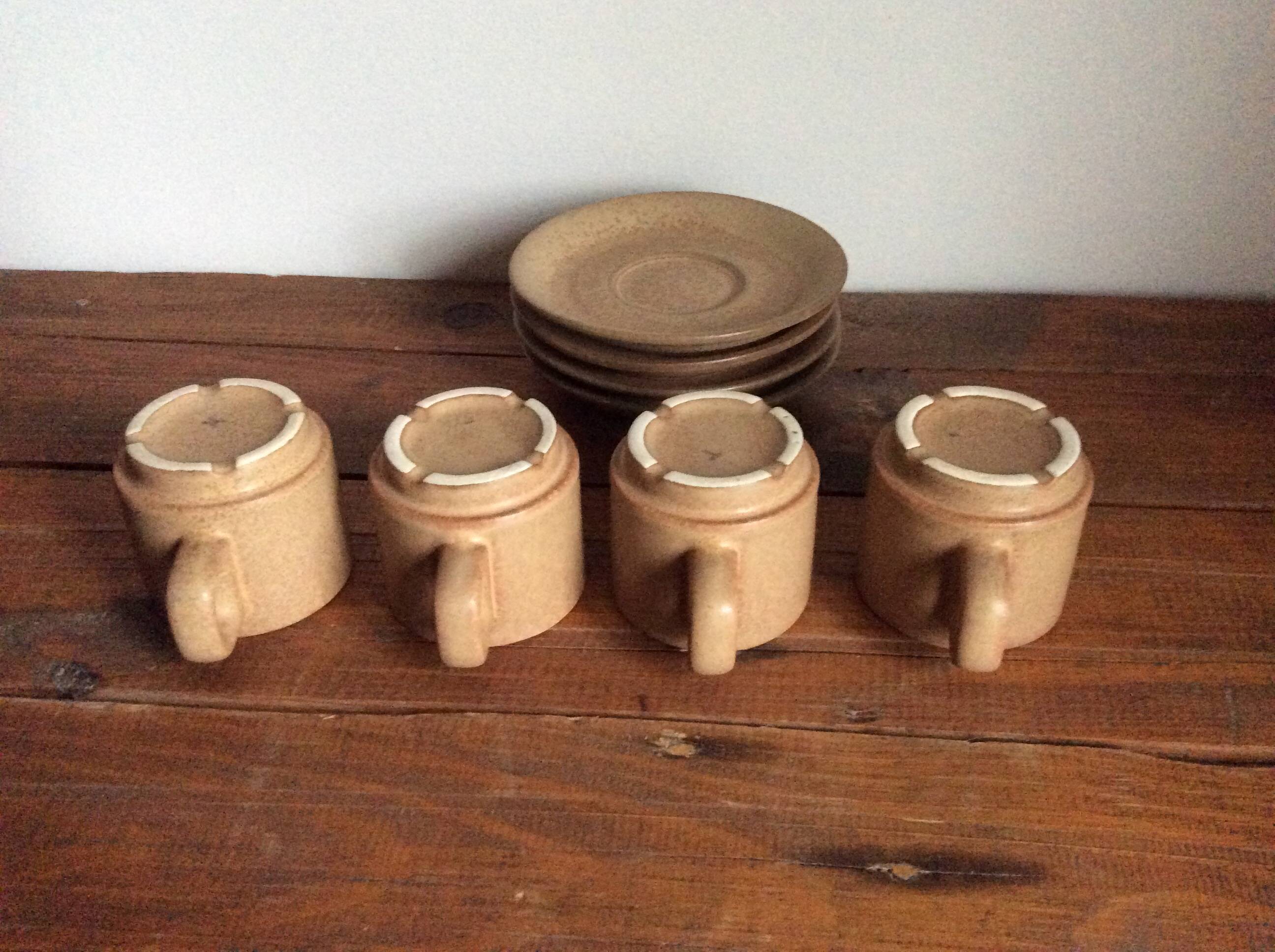 4 stoneware coffee cups