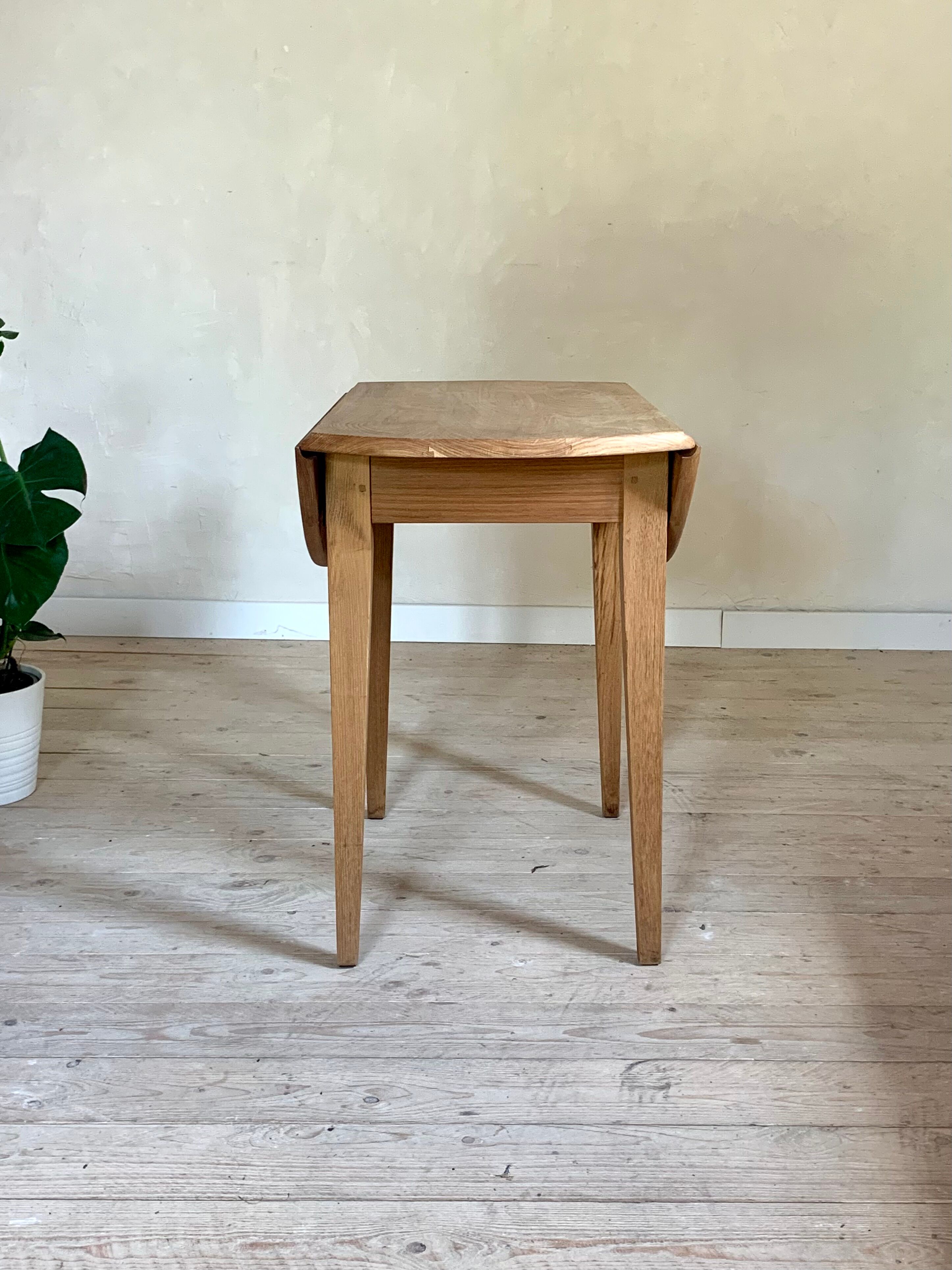 Modular table with vintage solid oak flap