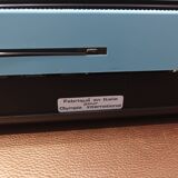 Machine à écrire Olympia Standard bleue pastel vintage