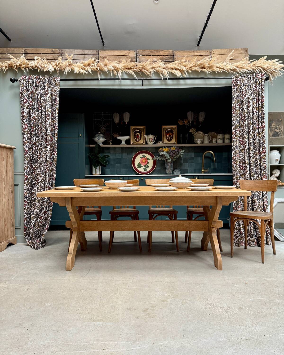 Grande table de ferme en chêne massif pieds croisés (rénovée)