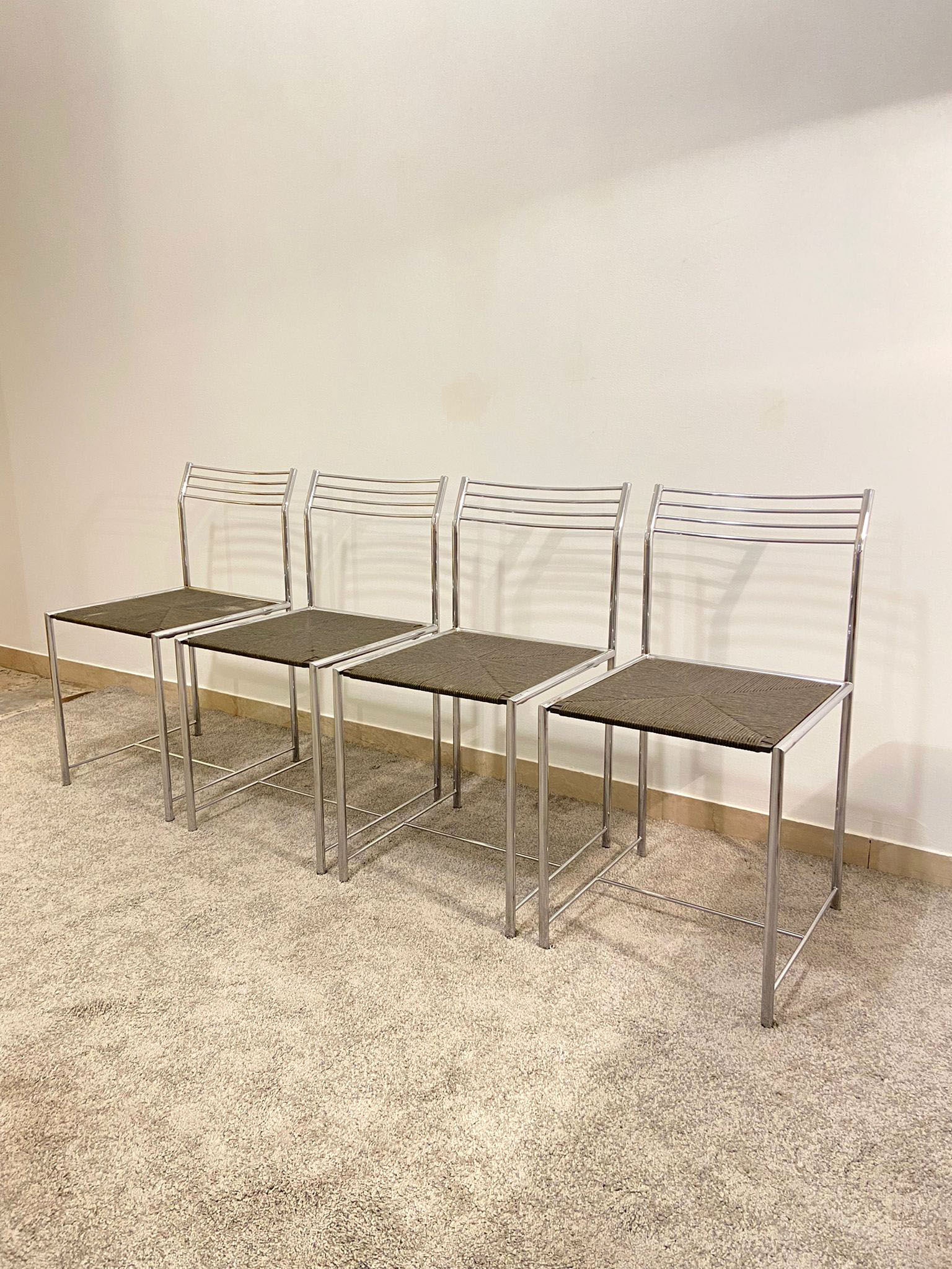 Set of 4 chairs fly line