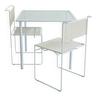 Table et chaises Bellotti pour Fly line