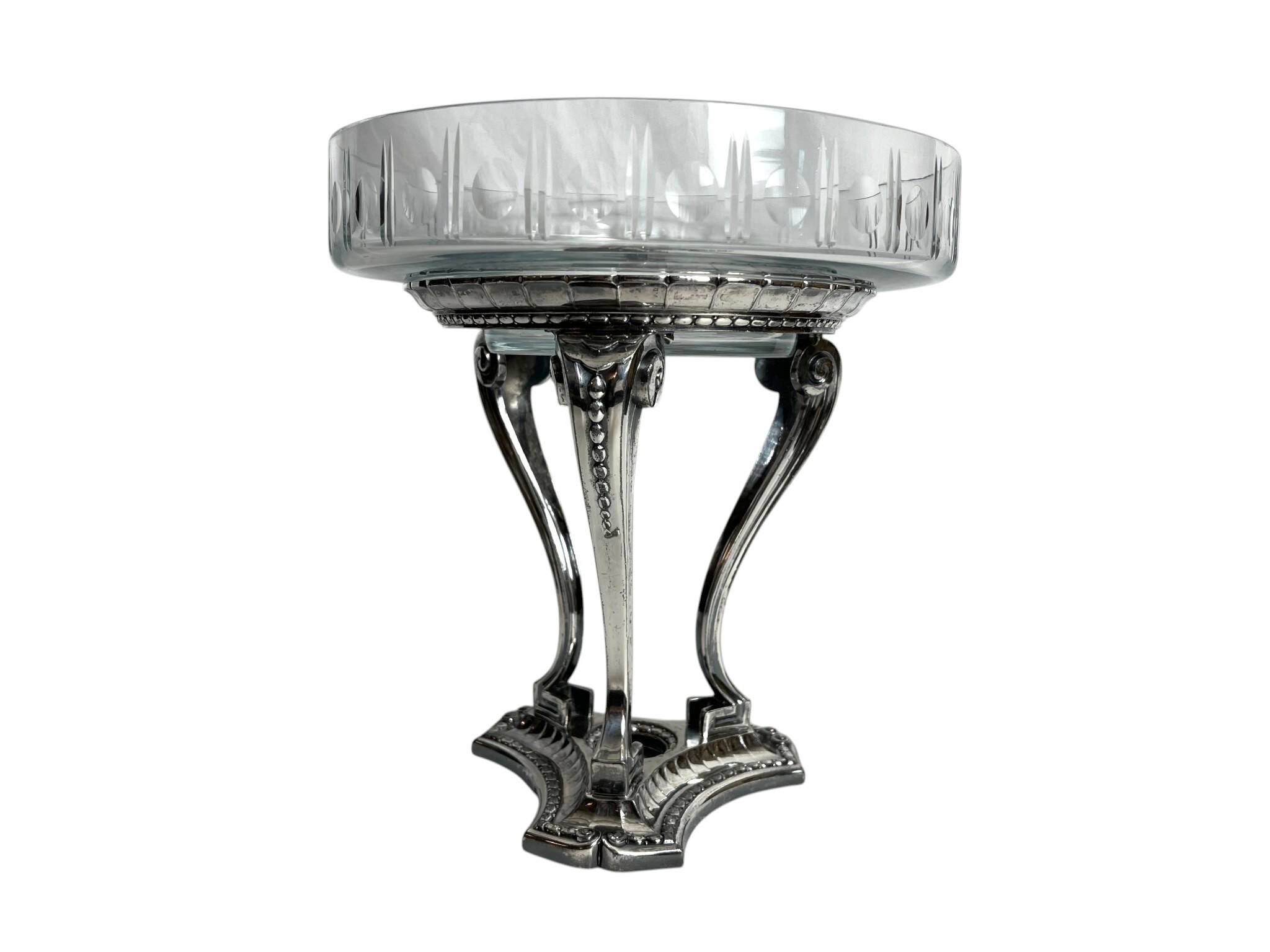 Art Deco, tripod fruit bowl in silver-plated metal by Gallia, crystal, circa 1930.