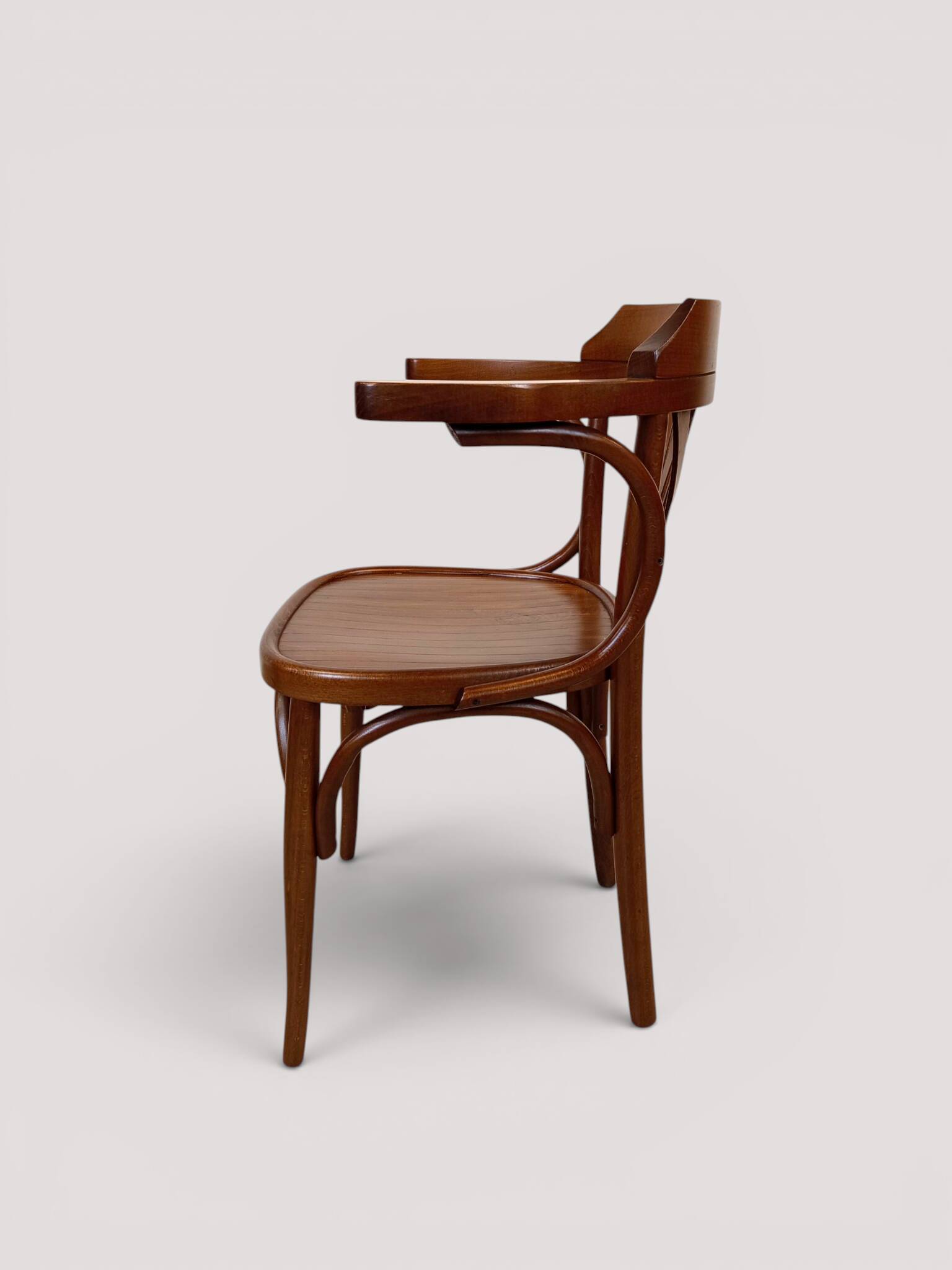 Fauteuil de bureau bistrot en hêtre courbé, style Thonet, circa 1960