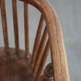 Antique English lowback Windsor chair with beautiful patina