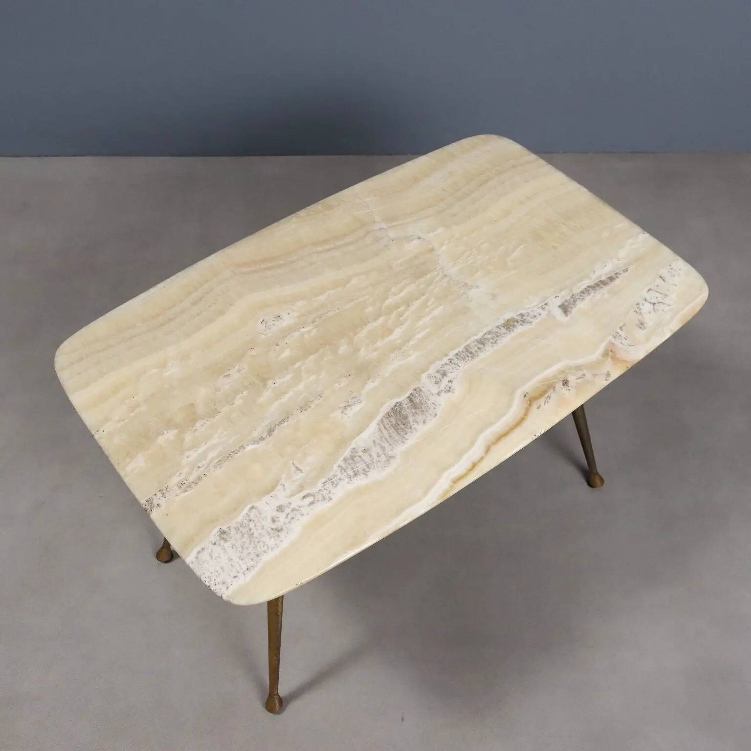 Vintage coffee table in onyx and brass, design, Italy, 1950s-1960s