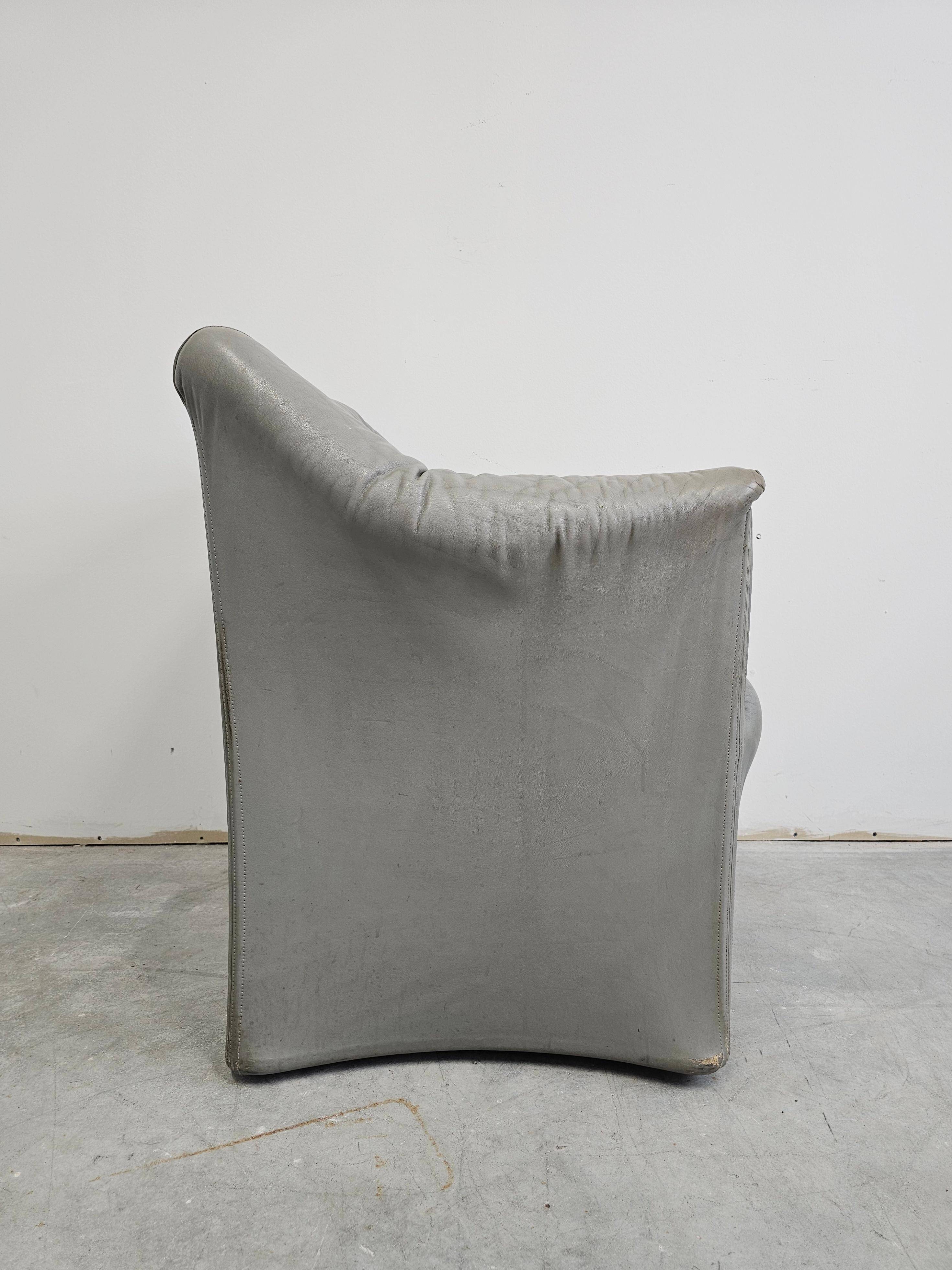 Postmodern leather armchairs Tentazione by Mario Bellini for Cassina.