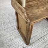 Trading counter central island pine
