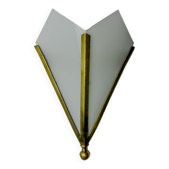 Art Deco wall lamp, opaline and brass, Italy, 1970