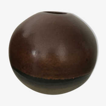 Two-tone sphere vase