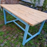 Farm table in oak rough tray vitrify Nordic green foot a drawer covered