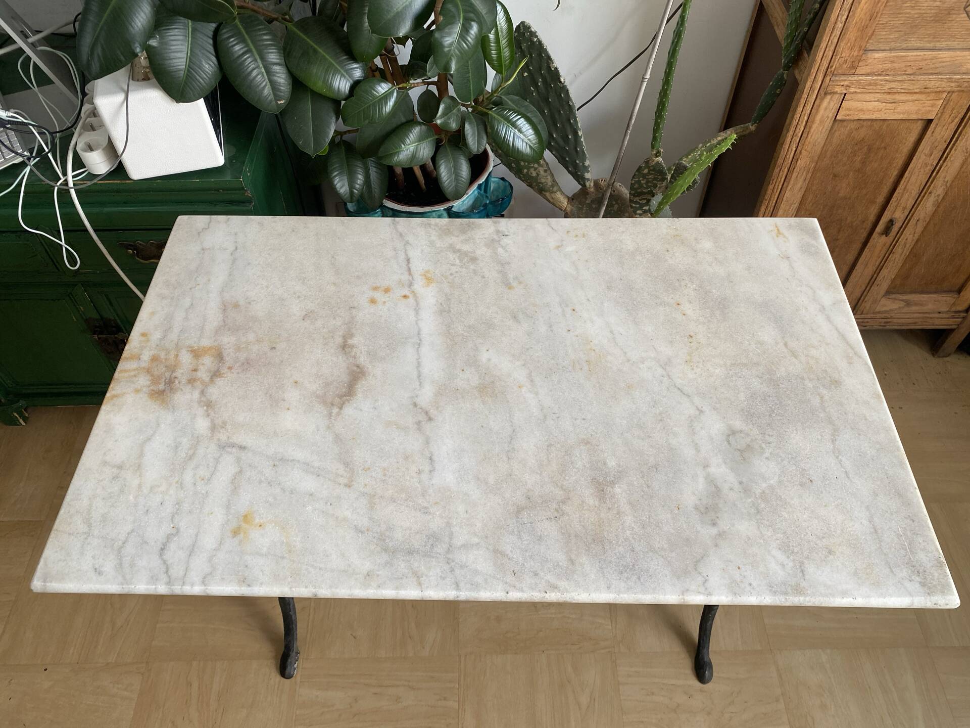 Bistro table in marble