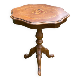 Marquetry pedestal table