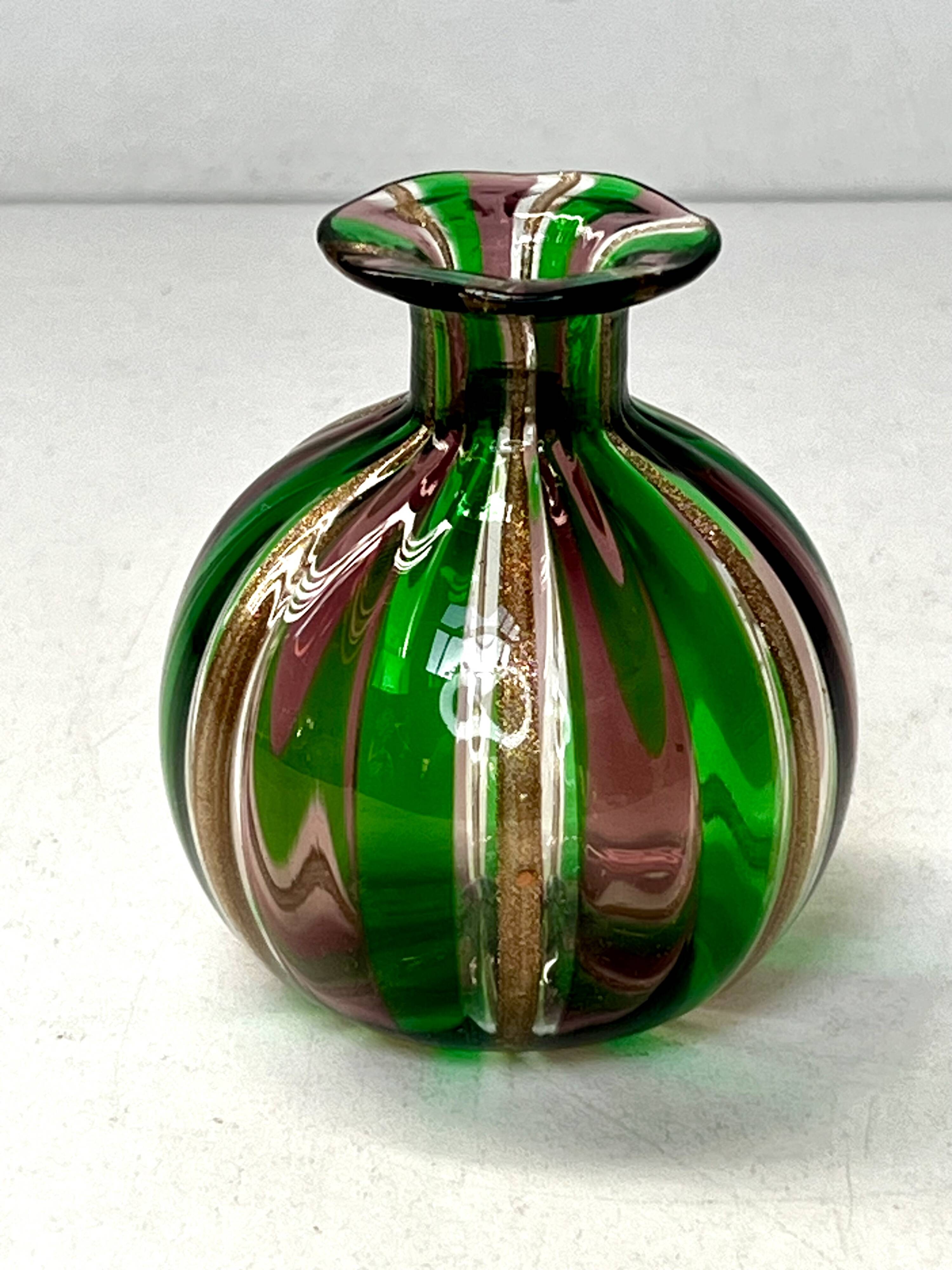 Small contemporary glass vase, 20th century design, murano, italy