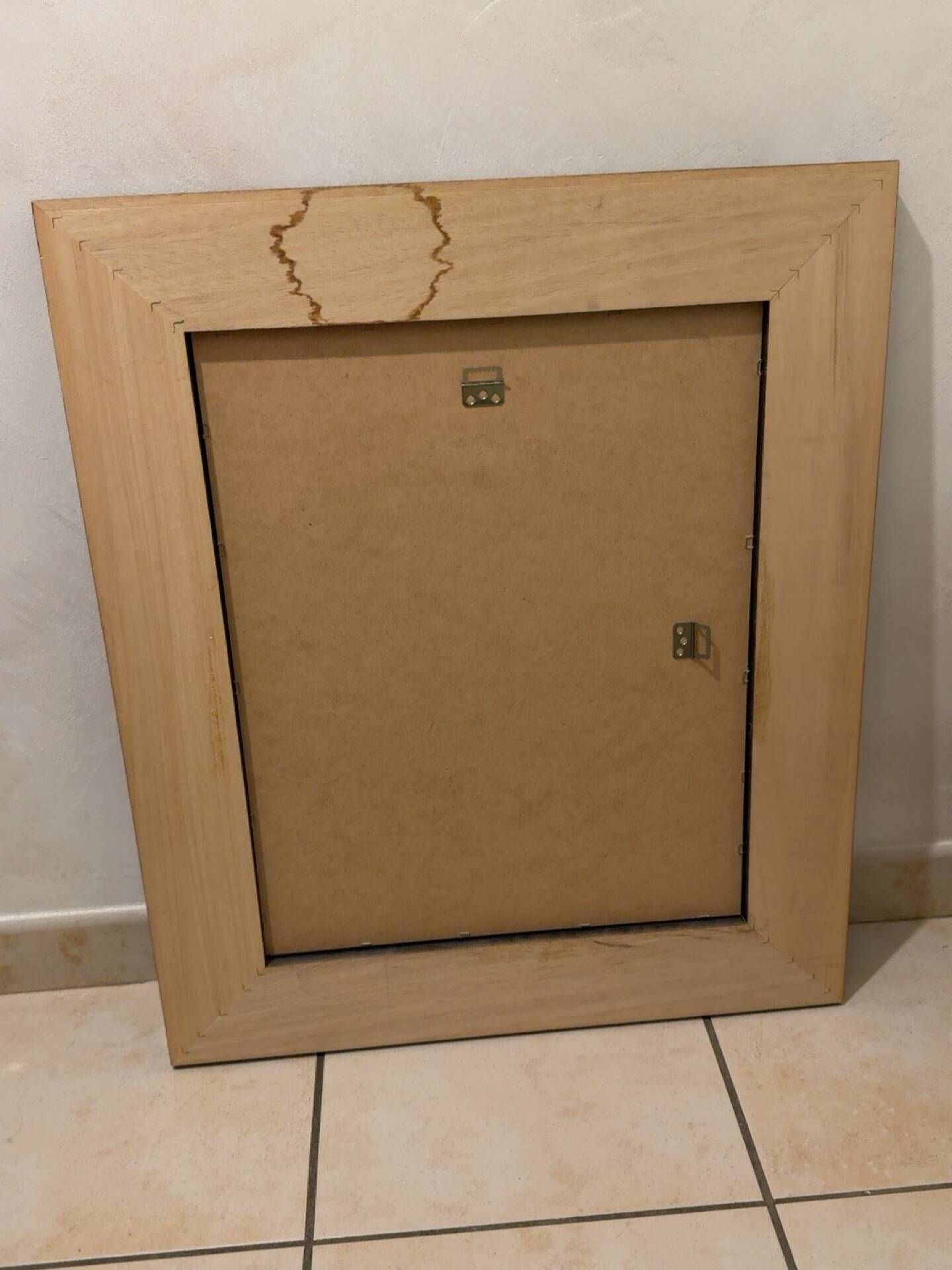 Large rectangular wall mirror – Textured relief frame – 68 × 57.5
