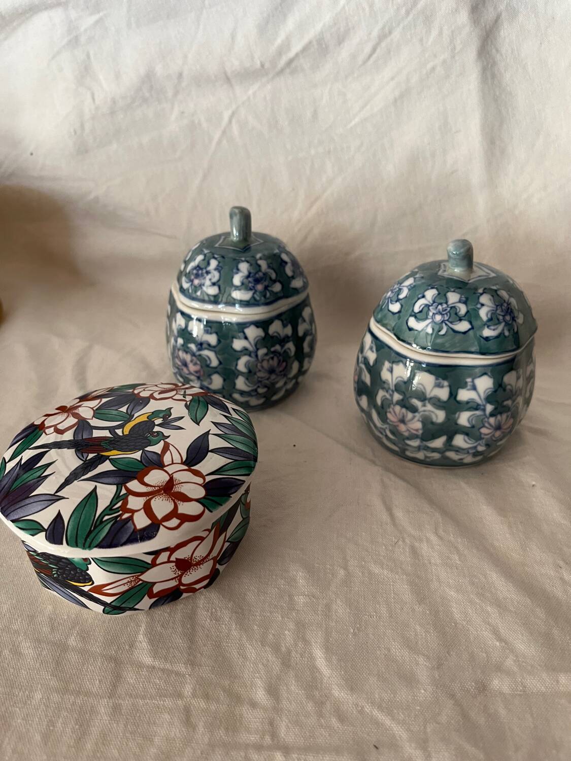 Lot 3 boxes